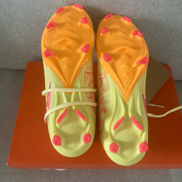 Nike Yellow and Red Soccer Cleats - Picture 4 of 7